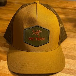 Arc’teryx SnapBack Hat